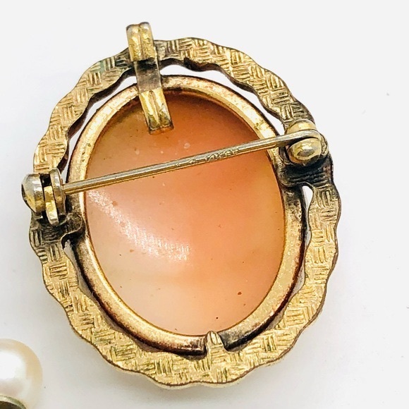 Antique Vintage Left Facing Cameo Pendant & Pearl Earrings - Picture 3 of 12